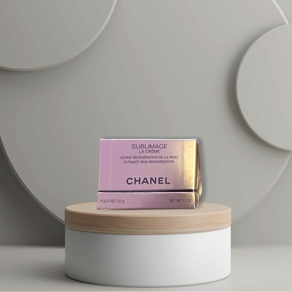 NIB CHANEL Sublimage Le Crème Ultimate Skin
Regeneration 1.7oz